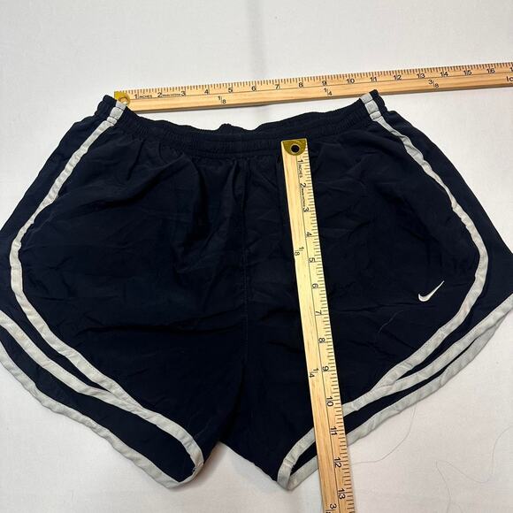 Nike Women’s Size Medium Running Shorts - Picture 3 of 4